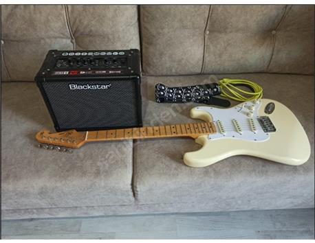 SX Stratocaster Elektro Gitar ve Blackstar ID:Core 10 V3 Amfi