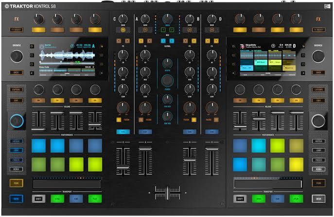 Traktor S8 Native İnstrument profesionel DJ controller