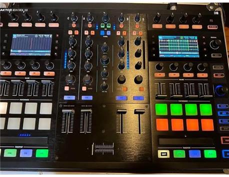 Traktor S8 Native İnstrument profesionel DJ controller