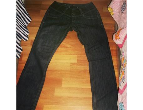 KOT PANTALON BEDEN 31-32 15 TLDİR.