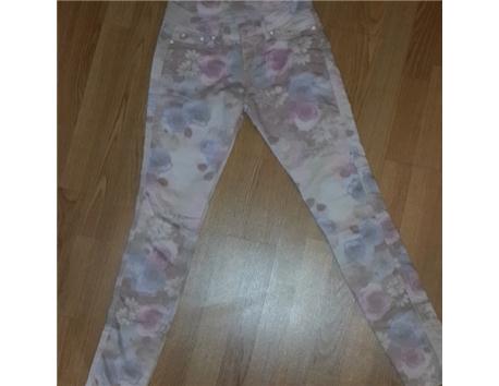 çiçekli pantalon 25TL 