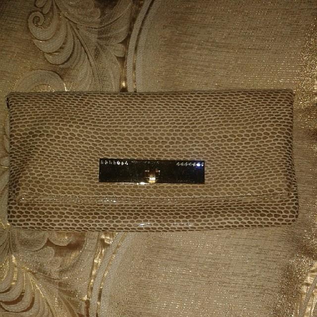 Krem koton clutch canta icinde zinciri de vardir sıfır Ürün 20 tl :)