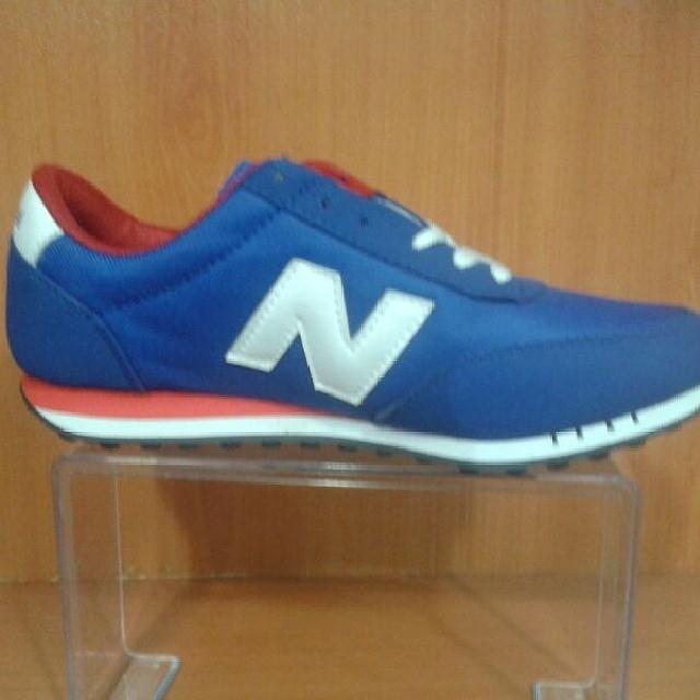 New balance ler butun numaralari mevcuttur ve kapida odeme ile kargo dahil 70 tl :) iletişim 05399279341