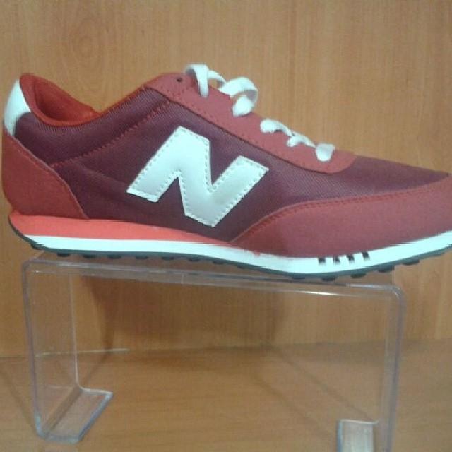 New balance ler butun numaralari mevcuttur ve kapida odeme ile kargo dahil 70 tl :) iletişim 05399279341